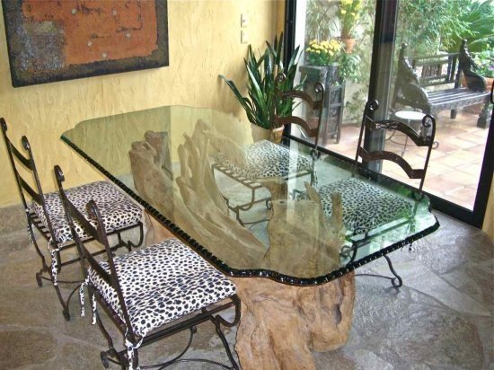 Etched and carved glass dining table top Dubai UAE | زجاج طاولة منقوش